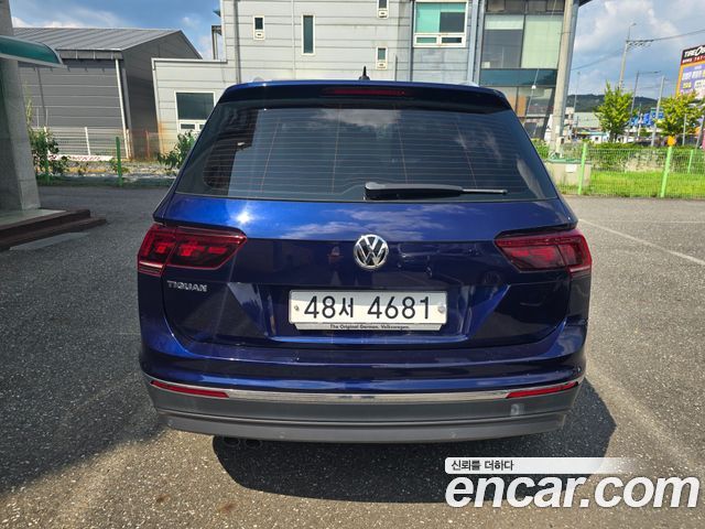 Volkswagen Tiguan 2.0 TDI Premium — пробег 71 699 км — фото 4 из 5