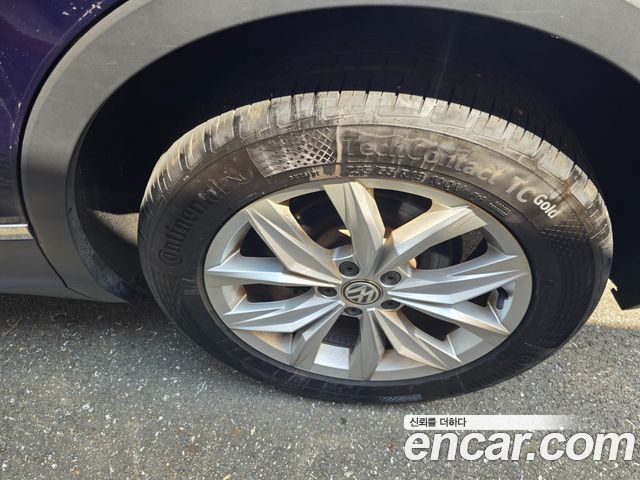 Volkswagen Tiguan 2.0 TDI Premium — пробег 71 699 км — фото 5 из 5