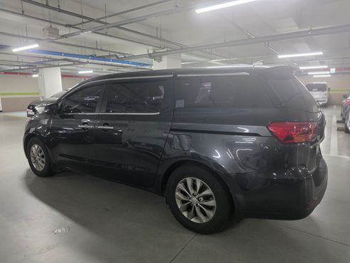 Kia Carnival 11-Seater Deluxe — пробег 219 274 км — фото 3 из 5