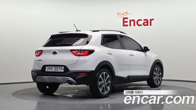 Kia Stonic из Кореи Encar