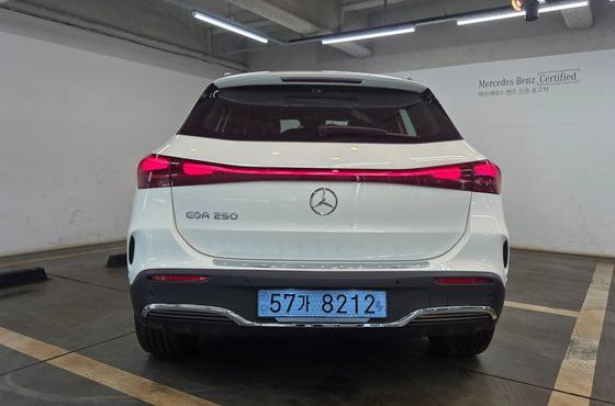 Mercedes-Benz EQA EQA250 AMG Line — пробег 391 км — фото 2 из 5