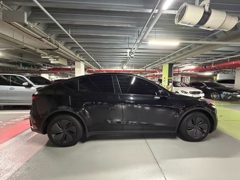 Tesla Model Y Premium Long Range AWD — пробег 4 178 км — фото 3 из 5