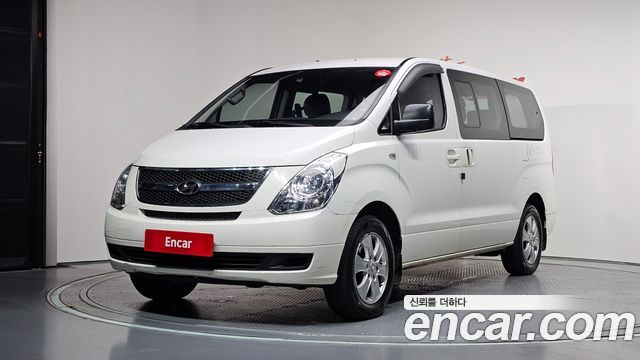 Hyundai Starex 4WD 12-Seater Wagon CVX Deluxe — пробег 241 561 км — фото 1 из 5