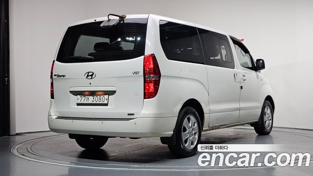 Hyundai Starex 4WD 12-Seater Wagon CVX Deluxe — пробег 241 561 км — фото 2 из 5