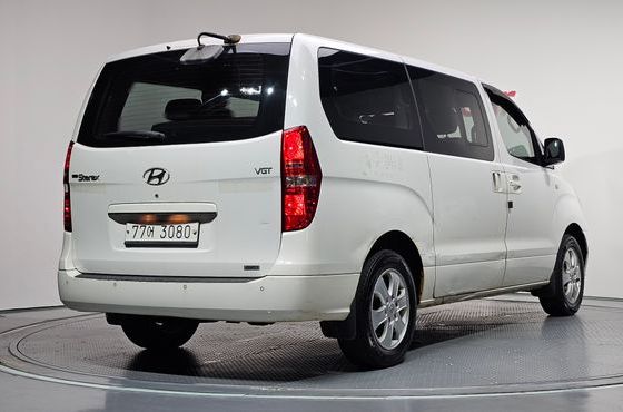 Hyundai Starex 4WD 12-Seater Wagon CVX Deluxe — пробег 241 561 км — фото 2 из 5
