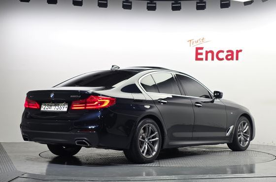 BMW 5-Series 520d xDrive M Sport Package Plus — пробег 113 243 км — фото 2 из 5