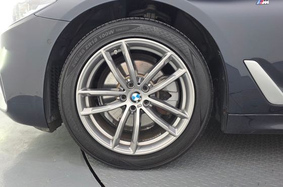 BMW 5-Series 520d xDrive M Sport Package Plus — пробег 113 243 км — фото 5 из 5