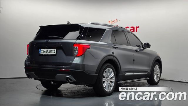 Ford Explorer 2.3 LimIted 4WD — пробег 32 788 км — фото 2 из 5