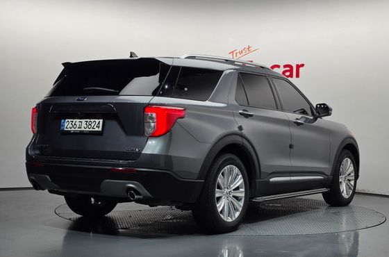 Ford Explorer 2.3 LimIted 4WD — пробег 32 788 км — фото 2 из 5