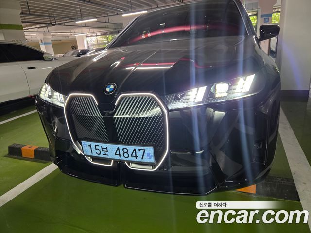 BMW iX xDrive45 M Sport First Edition — пробег 4 000 км — фото 3 из 5
