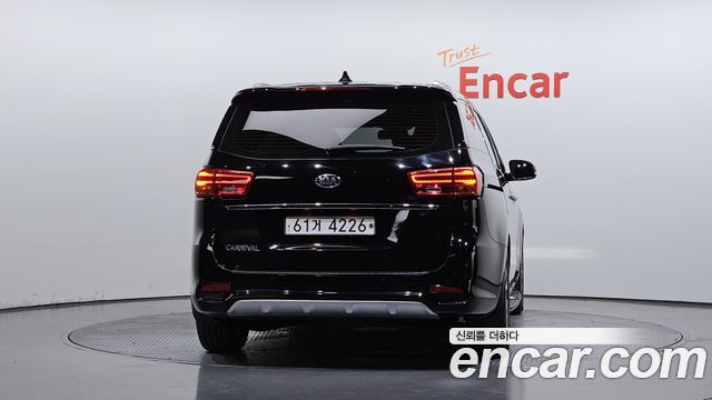 Kia Carnival из Кореи Encar