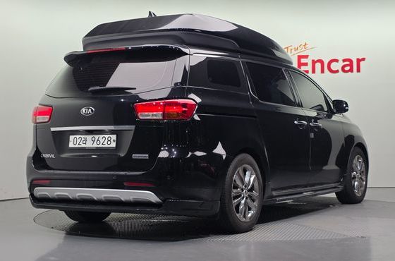 Kia Carnival 9-seater Hi-Limousine Noblesse — пробег 156 009 км — фото 2 из 5