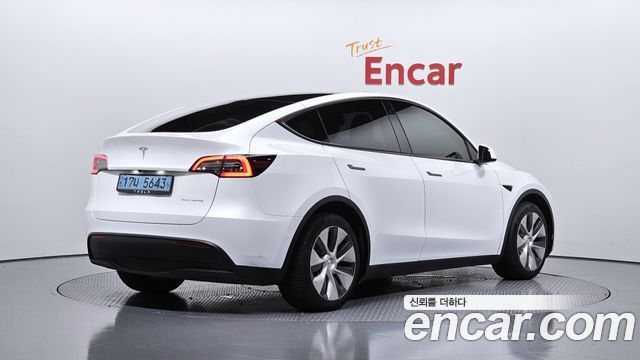 Tesla Model Y Long Range AWD — пробег 59 463 км — фото 2 из 5