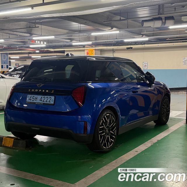 Mini Cooper SE Favoured — пробег 8 000 км — фото 2 из 5