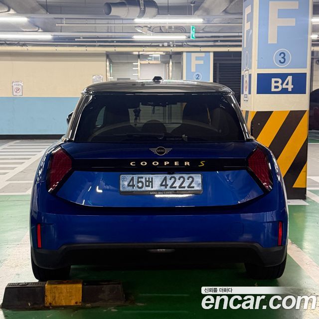 Mini Cooper SE Favoured — пробег 8 000 км — фото 4 из 5