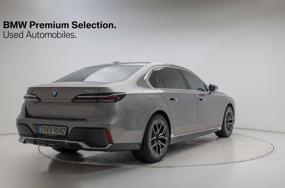 BMW 7-Series 740i xDrive M Sport Limited — пробег 10 382 км — фото 2 из 5