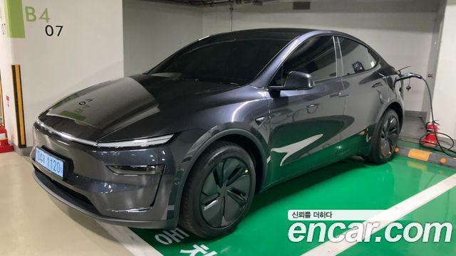 Tesla Model Y Premium RWD — пробег 500 км — фото 2 из 5