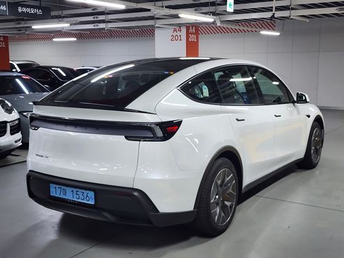 Tesla Model Y L Long Range AWD — пробег 10 км — фото 5 из 5