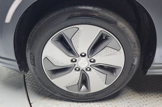 Hyundai Kona Premium — пробег 294 403 км — фото 5 из 5