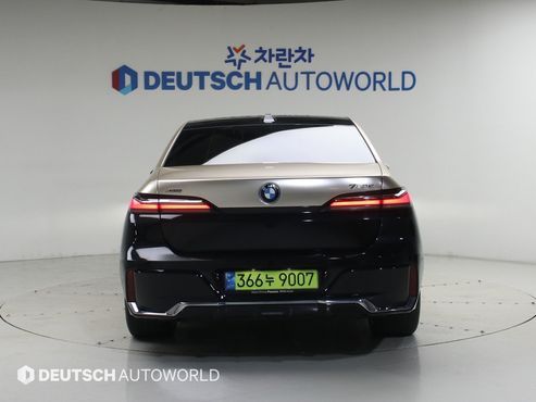BMW 7-Series 750e xDrive M Sport — пробег 30 932 км — фото 4 из 5