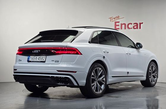 Audi Q8 55 TFSI Quattro Premium — пробег 29 324 км — фото 2 из 5