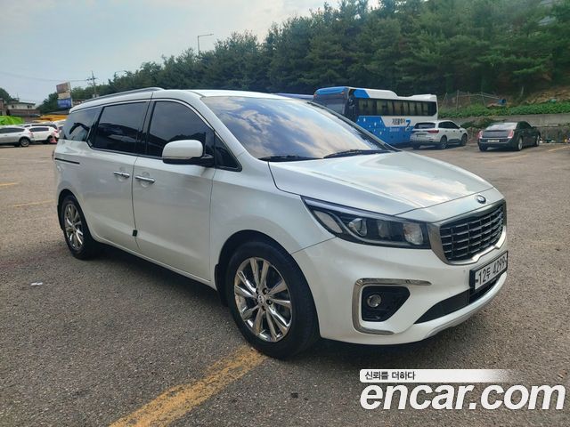 Kia Carnival 9-Seater Prstige — пробег 193 200 км — фото 2 из 5