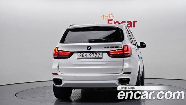 BMW X5 xDrive M50d — пробег 104 832 км — фото 4 из 5