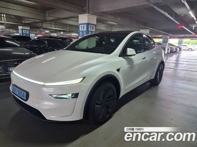 Tesla Model Y RWD — пробег 2 800 км — фото 1 из 5