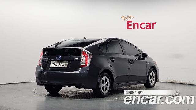 Toyota Prius 1.8 M — пробег 72 552 км — фото 2 из 5
