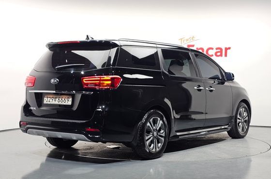 Kia Carnival 9-Seater Luxury — пробег 161 930 км — фото 2 из 5