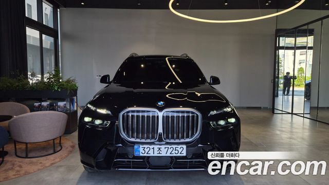 BMW X7 xDrive 40i M Sport 6STR — пробег 300 км — фото 1 из 5