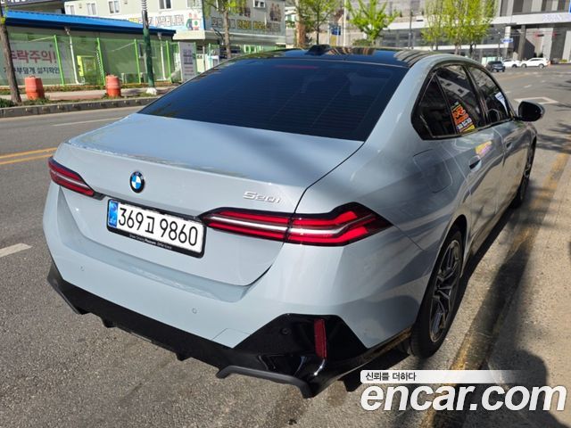 BMW 5-Series 520i M Sport — пробег 1 450 км — фото 2 из 5