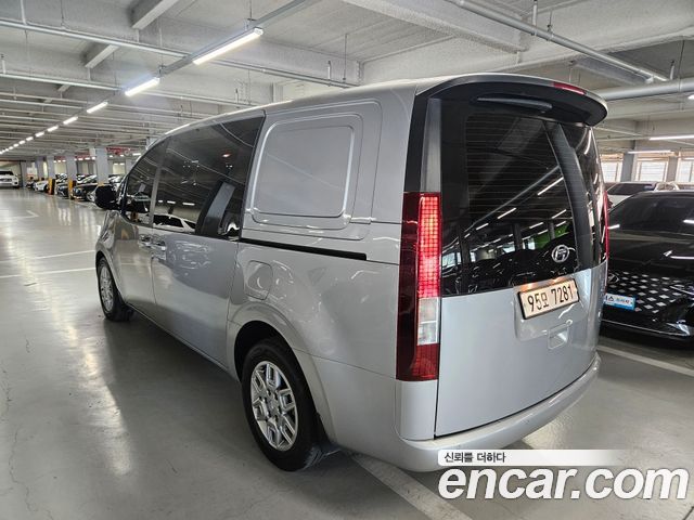 Hyundai Staria Cargo 5-Seater Modern — пробег 140 016 км — фото 2 из 5