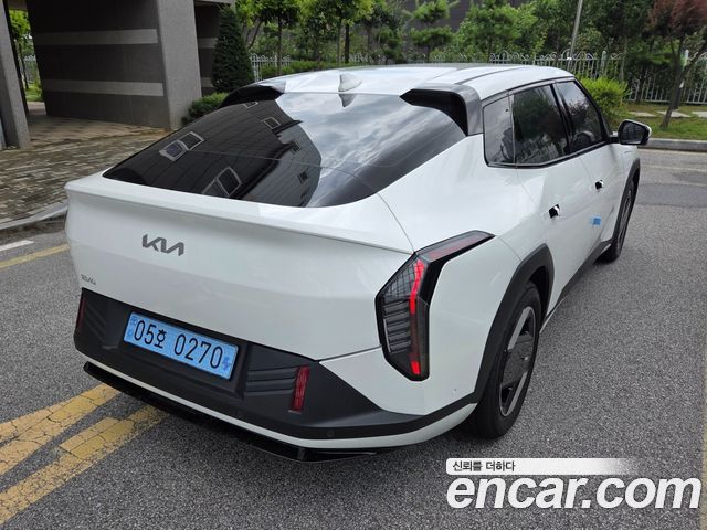 Kia EV4 Long Range 2WD Earth — пробег 650 км — фото 3 из 5