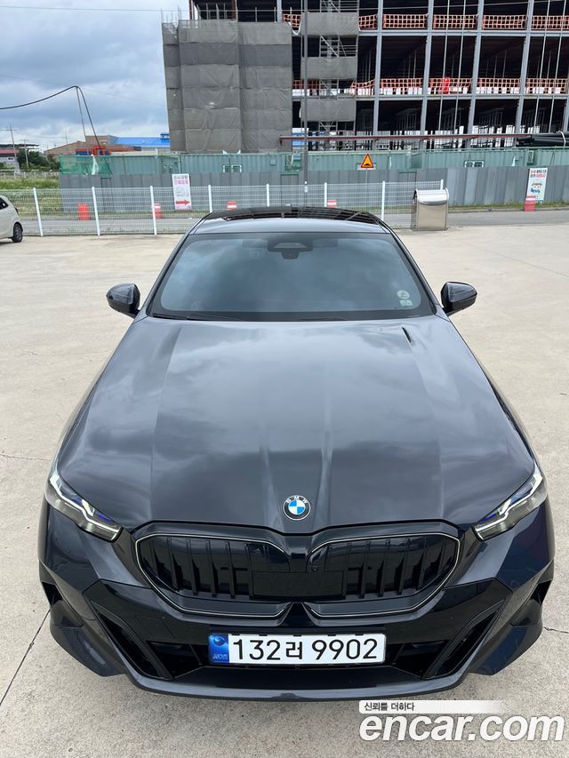 BMW 5-Series 520i M Sport — пробег 14 000 км — фото 1 из 5