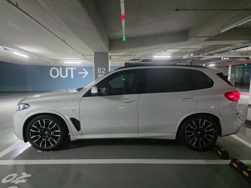 BMW X5 xDrive 40i M Sport Pro — пробег 5 180 км — фото 3 из 5