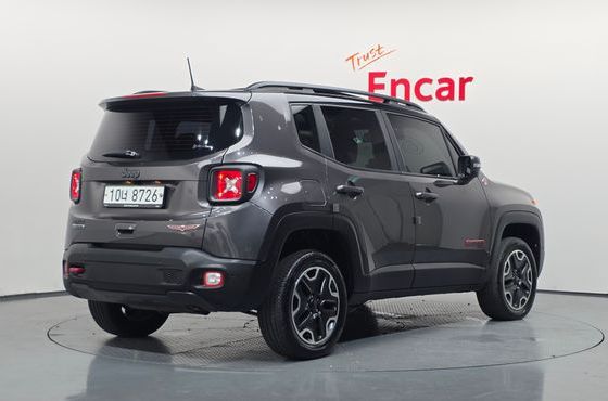 Jeep Renegade 2.0 Diesel Tailhawk AWD — пробег 70 007 км — фото 2 из 5