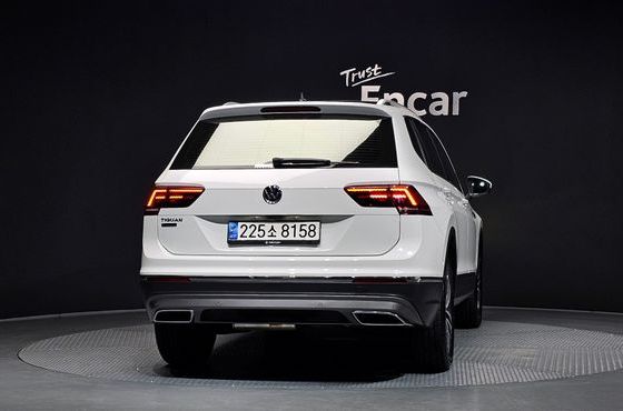 Volkswagen Tiguan 2.0 TDI Prestige — пробег 71 741 км — фото 4 из 5