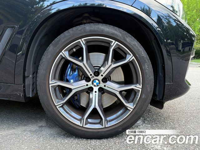 BMW X5 xDrive 45e M Sport — пробег 72 700 км — фото 5 из 5