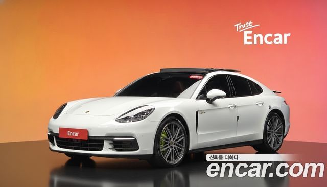 Porsche Panamera 2.9 AWD E-Hybrid — пробег 85 122 км — фото 1 из 5