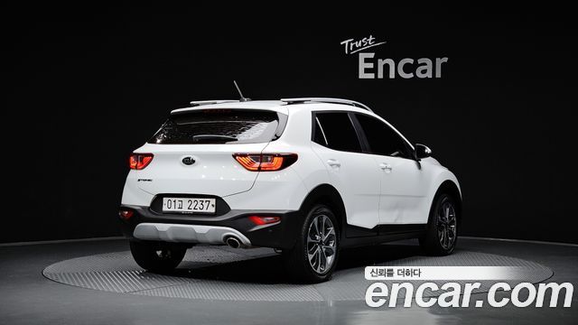 Kia Stonic из Кореи Encar
