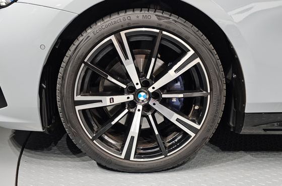 BMW 5-Series 530i xDrive M Sport — пробег 7 930 км — фото 5 из 5