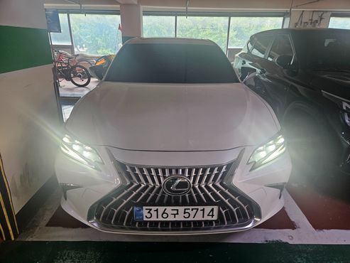 Lexus ES Executive — пробег 9 000 км — фото 3 из 5