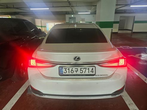 Lexus ES Executive — пробег 9 000 км — фото 4 из 5