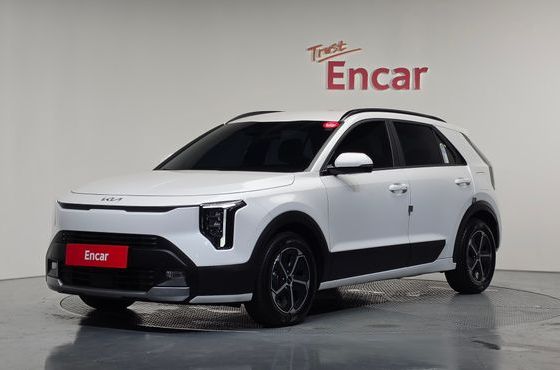 Kia Niro Prestige — пробег 7 852 км — фото 1 из 5
