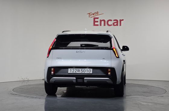 Kia Niro Prestige — пробег 7 852 км — фото 4 из 5
