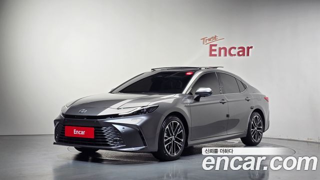 Toyota Camry 2.5 XLE Premium Hybrid — пробег 3 271 км — фото 1 из 5