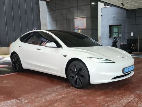 Tesla Model 3 Premium Long Range RWD — пробег 986 км — фото 2 из 5