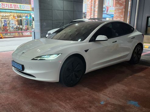Tesla Model 3 Premium Long Range RWD — пробег 986 км — фото 3 из 5