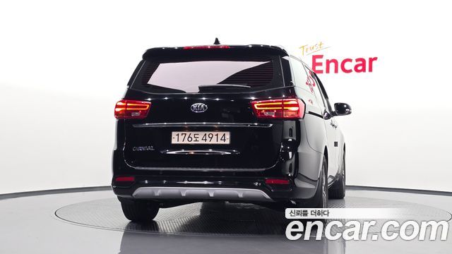 Kia Carnival из Кореи Encar